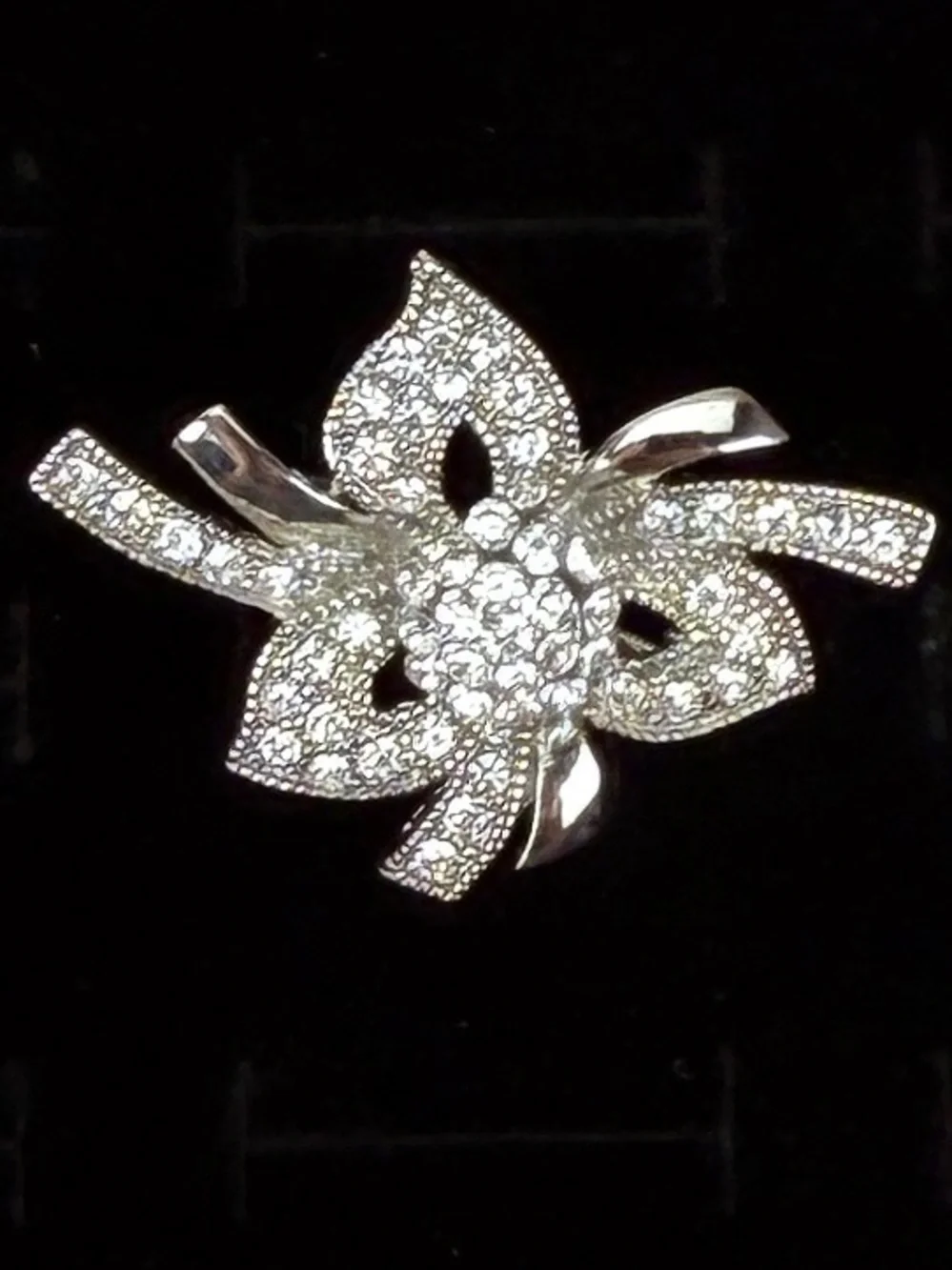 Vintage Silver Tone Bow Ribbon Brooch Clear Faceted Sparkle Statement Pin
